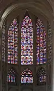 Vitral del ábside del coro