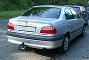 Toyota Avensis Sedán.