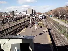 Tren ingresando a la Estación Moreno