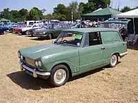 Triumph Courier furgoneta con el frontal de un Triumph Vitesse