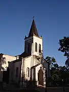 Iglesia Catedral de la ciudad, frente a la plaza Nougués