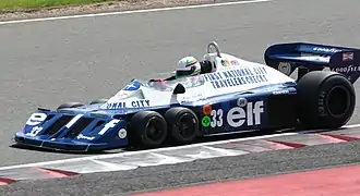 Tyrrell P34, revolucionario por sus 3 pares de neumáticos.