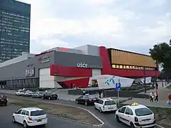 Centro comercial de Ušće.