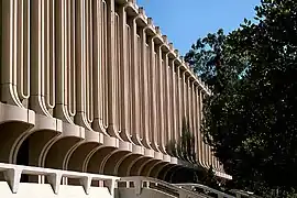 Biblioteca, University of California, Irvine (William Pereira, 1965)