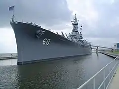 Vista frontal del USS Alabama