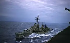 El destructor estadounidense USS Stickell (DDR-888) en 1958