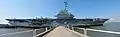 El USS Yorktown en el año 2012. Es el primer portaaviones reconvertido en buque museo.