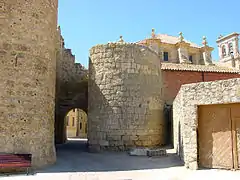 Arco del Azogue en la muralla.