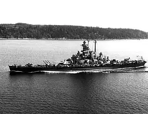 El USS Massachusetts (BB-59) en 1944, construido en los astilleros Fore River Shipyard