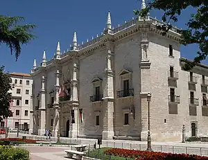 El Palacio de Santa Cruz de finales del siglo XV, un ejemplo temprano de arquitectura renacentista en Valladolid