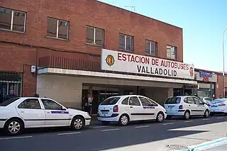 Entrada a la estación de autobuses por la calle de San José.