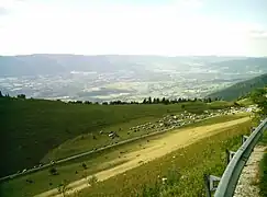 Más abajo, los últimos kilómetros de la carretera al col du Grand Colombier.