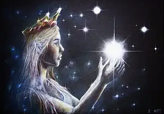 Pintura de Varda con una corona en su cabeza y un cielo nocturno con estrellas al fondo, creando una estrella entre sus manos