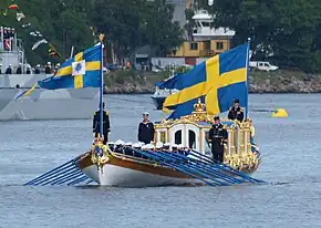 La barcaza real sueca Vasaorden durante la boda de Victoria de Suecia y Daniel Westling en 2010. Es una réplica exacta de la que fue diseñada por Chapman en 1774.