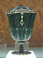 Vaso agallonado de sanguina con turquesas.