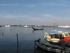 El lago Vembanad se abre al mar en Kochi