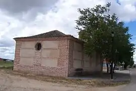 Fachada este