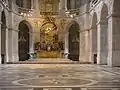 Interior de la Capilla real de Versalles, estucos y decoración escultórica