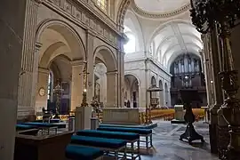 Medallón de San Marcos, de una serie de 12 medallones en el interior de la iglesia de Notre Dame de Versalles