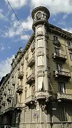 Edificio en la Via Palmieri.