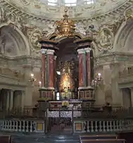 El altar central, vista frontal con el icono del sagrario original