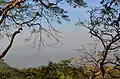 Vista del embarcadero de la isla de Elephanta, desde las grutas de Elefanta