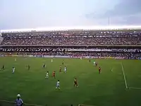 Imagen del estádio durante el Santos-Mogi Mirim del Campeonato Paulista de 2006.