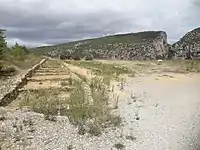 Dependencias de la villa. La foz de Lumbier, a la derecha.