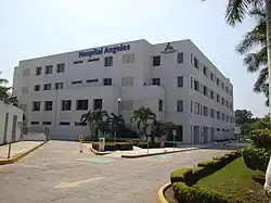 Torre de consultorios del Hospital Ángeles de Villahermosa.