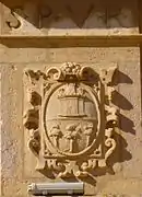 Escudo de Villarrobledo en la fachada del ayuntamiento