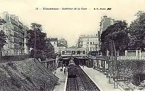 Vías y edificio de viajeros en torno a 1900.