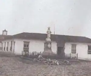 Virgen de las Misericordias luego de su colocación en la plazuela  San Ignacio del Seminario, actualmente lugar que ocupa La Basílica.