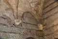Ménsulas en la base de los arcos de la bóveda.