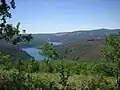 Vista del embalse del Eume desde la orilla de Monfero.