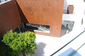 Vista área del patio del Museum Jorge Rando.