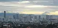 Vista desde la Ciudad de México de los volcanes Iztaccíhuatl y Popocatépetl.