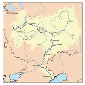 Mapa del río Volga donde sale —arriba a la derecha, a la orilla del río Kama— Perm