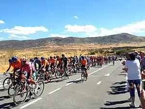 Paso de la Vuelta ciclista a España por la SG-V-6121 en Trescasas