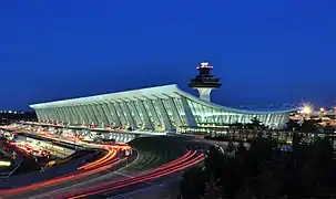 Eero Saarinen, Terminal Principal del Aeropuerto Internacional de Washington-Dulles, 1962