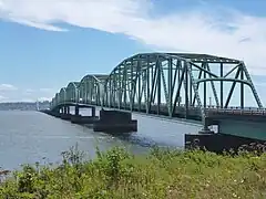 El extremo del puente en Washington.