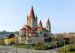 Iglesia de Francisco de Asís en Viena, de  V. Lunts (1900-1913)