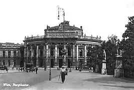 El Burgtheater en Viena, poco después de su finalización