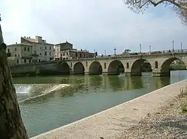 Puente de Sommières