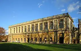 Biblioteca Wren del Trinity College, Universidad de Cambridge, vista desde el río