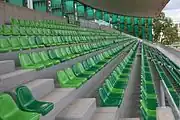 tribuna del estadio de fútbol