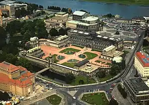 Zwinger y Theaterplatz