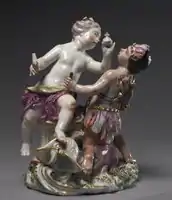 Porcelana de Chelsea, Europa y América (con su cetro y arco ahora rotos), c. 1760. Un cocodrilo púrpura entre los pies de América.