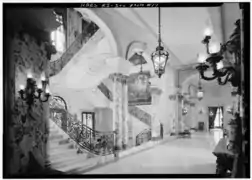 Escalera y Hall de entrada