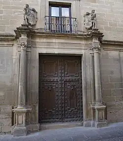 Entrada al Palacio de Vela de los Cobos