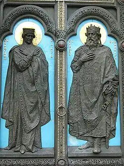 Santa Olga y San Vladimiro en las puertas de la Catedral de San Volodýmir de Kiev